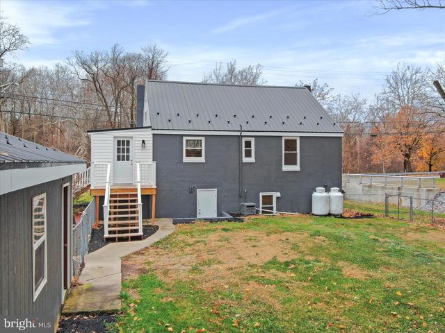 4130 SCOTLAND MAIN ST, Chambersburg, PA 17202