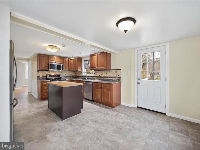 4130 SCOTLAND MAIN ST, Chambersburg, PA 17202