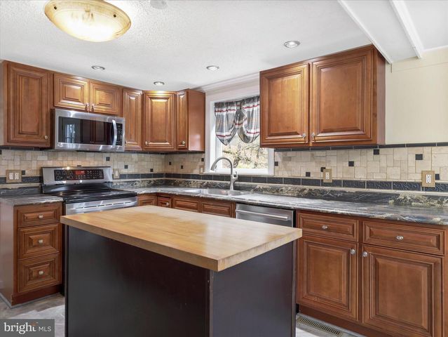 4130 SCOTLAND MAIN ST, Chambersburg, PA 17202