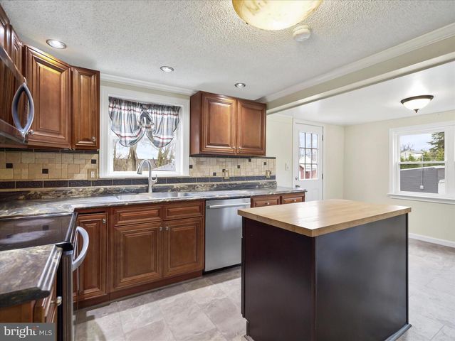 4130 SCOTLAND MAIN ST, Chambersburg, PA 17202