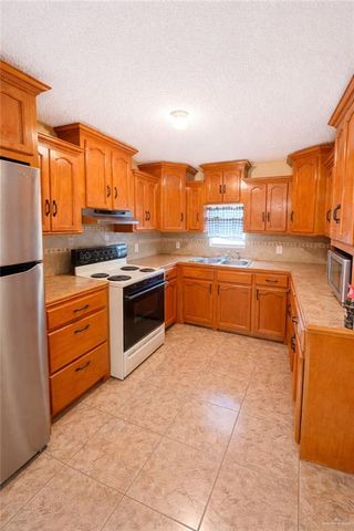 616 W Diamond Head Avenue, Mission, TX 78573