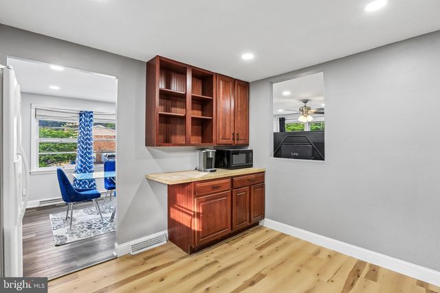2595 EASTWOOD DR, York, PA 17402