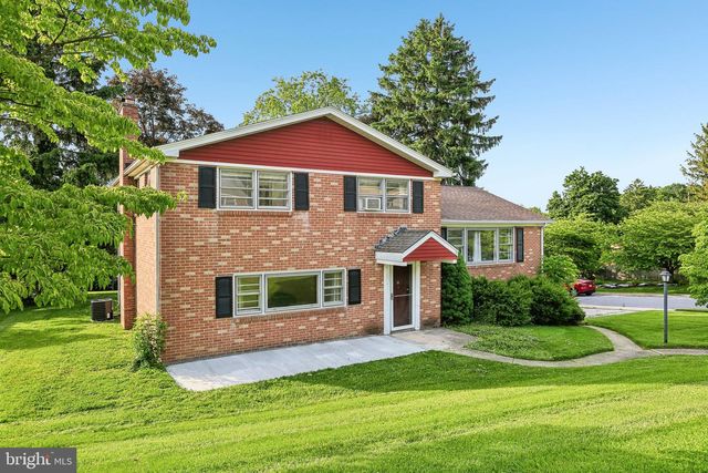 2595 EASTWOOD DR, York, PA 17402