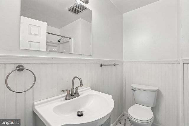 2595 EASTWOOD DR, York, PA 17402