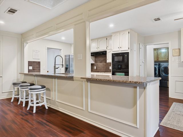 7304 Shady Hollow Lane, North Richland Hills, TX 76182
