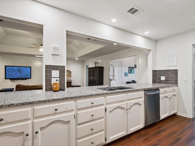 7304 Shady Hollow Lane, North Richland Hills, TX 76182
