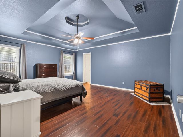 7304 Shady Hollow Lane, North Richland Hills, TX 76182