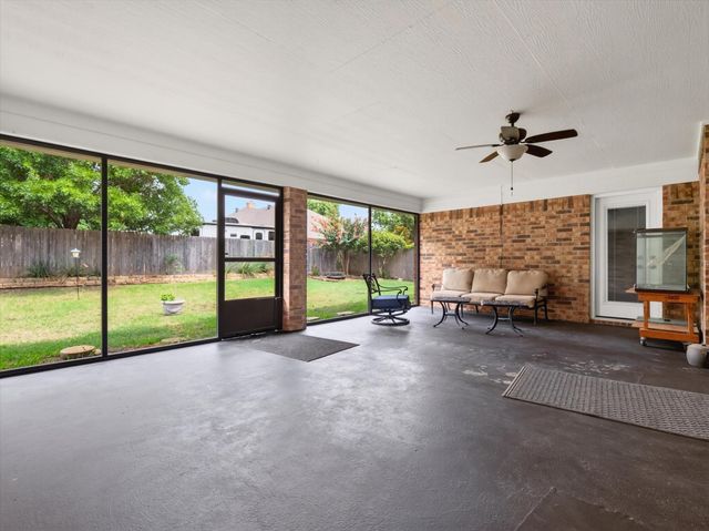 7304 Shady Hollow Lane, North Richland Hills, TX 76182