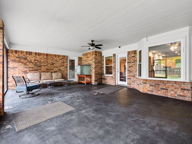 7304 Shady Hollow Lane, North Richland Hills, TX 76182