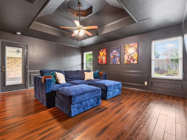 7304 Shady Hollow Lane, North Richland Hills, TX 76182