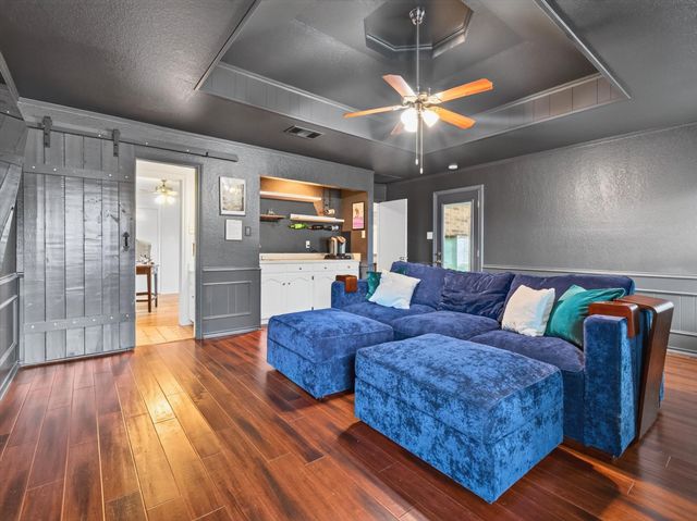 7304 Shady Hollow Lane, North Richland Hills, TX 76182