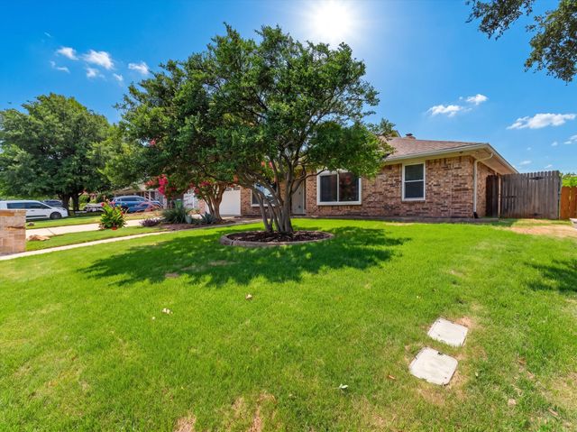 7304 Shady Hollow Lane, North Richland Hills, TX 76182