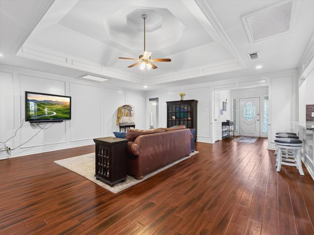 7304 Shady Hollow Lane, North Richland Hills, TX 76182