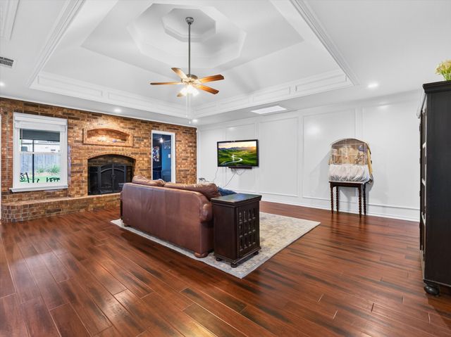 7304 Shady Hollow Lane, North Richland Hills, TX 76182