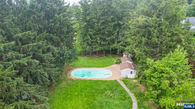 163 Sand Spring Road, Harding Township, NJ 07960