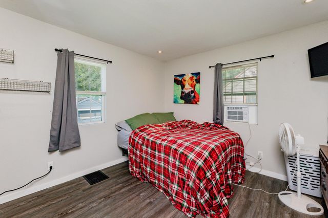318 1st Avenue E, West Fargo, ND 58078