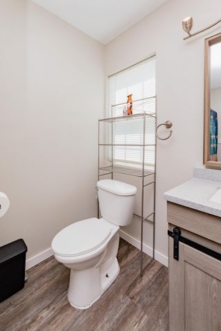 318 1st Avenue E, West Fargo, ND 58078