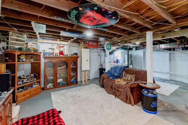 318 1st Avenue E, West Fargo, ND 58078