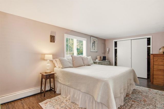 26 Clarendon Street, Dix Hills, NY 11746