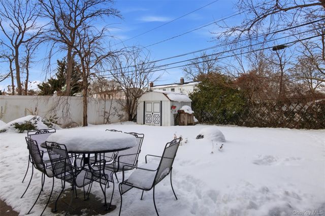 26 Clarendon Street, Dix Hills, NY 11746