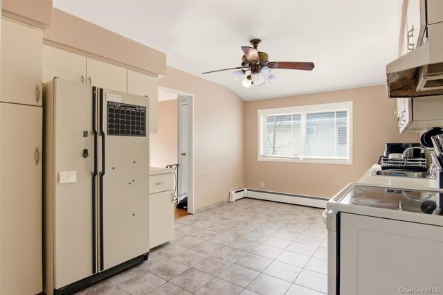 26 Clarendon Street, Dix Hills, NY 11746