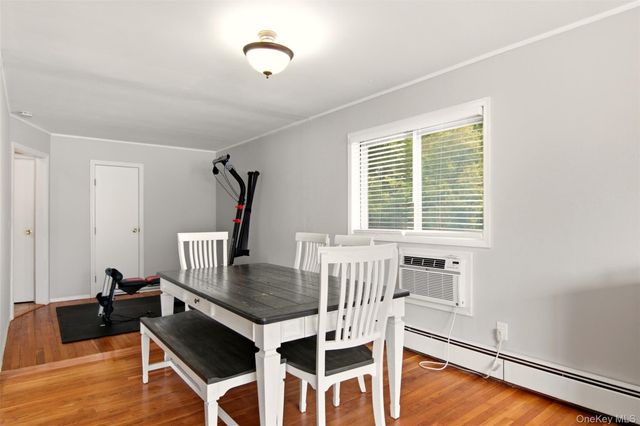 26 Clarendon Street, Dix Hills, NY 11746