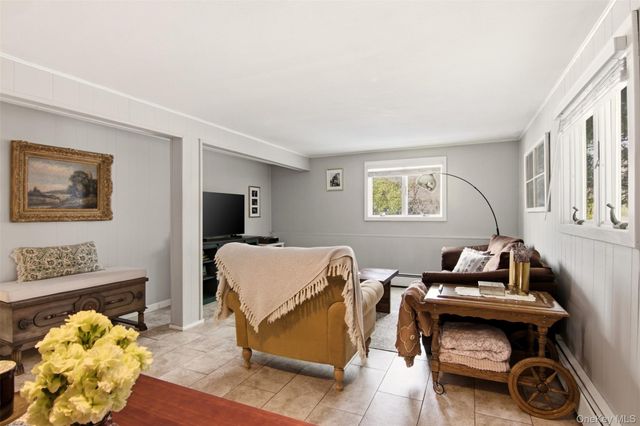 26 Clarendon Street, Dix Hills, NY 11746