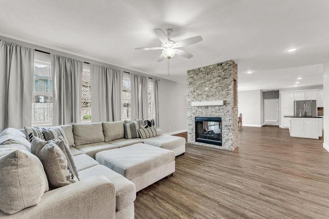 628 N Lincoln Court, Ozark, MO 65721