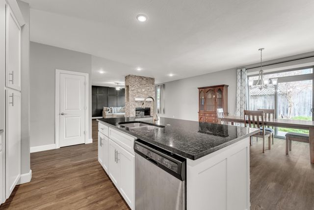 628 N Lincoln Court, Ozark, MO 65721