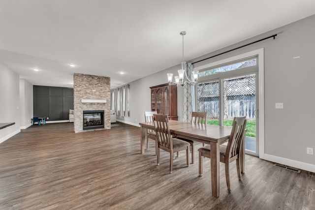 628 N Lincoln Court, Ozark, MO 65721