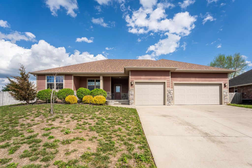 628 N Lincoln Court, Ozark, MO 65721