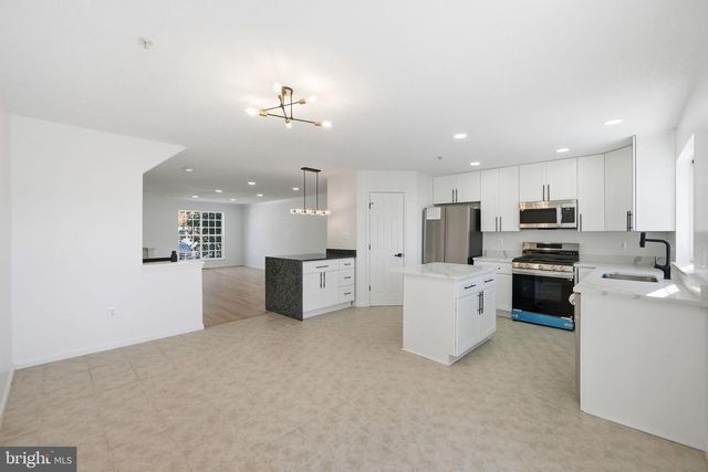 10 COTTAGE FIELD CT, Germantown, MD 20874