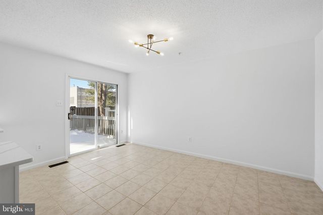 10 COTTAGE FIELD CT, Germantown, MD 20874