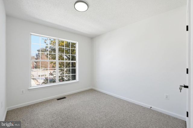 10 COTTAGE FIELD CT, Germantown, MD 20874