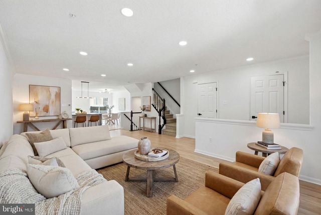 10 COTTAGE FIELD CT, Germantown, MD 20874