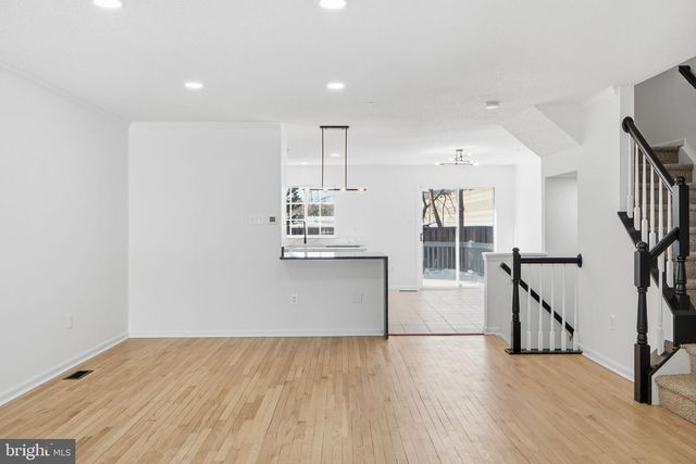 10 COTTAGE FIELD CT, Germantown, MD 20874