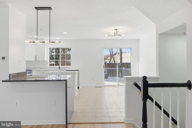 10 COTTAGE FIELD CT, Germantown, MD 20874