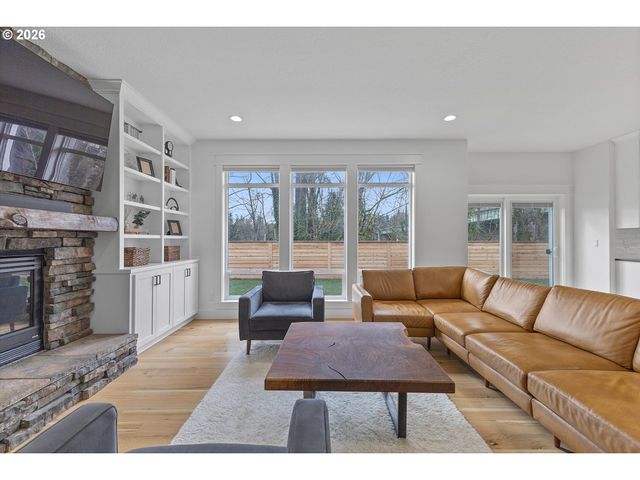 31373 Sw CHIA Loop, Wilsonville, OR 97070