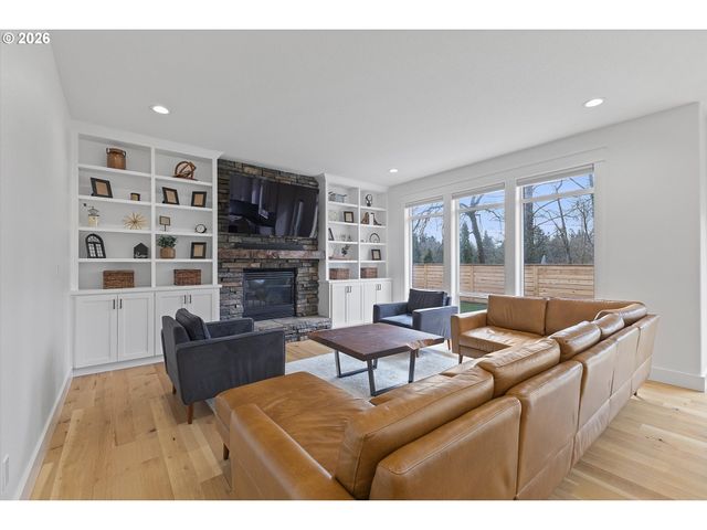 31373 Sw CHIA Loop, Wilsonville, OR 97070