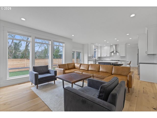 31373 Sw CHIA Loop, Wilsonville, OR 97070