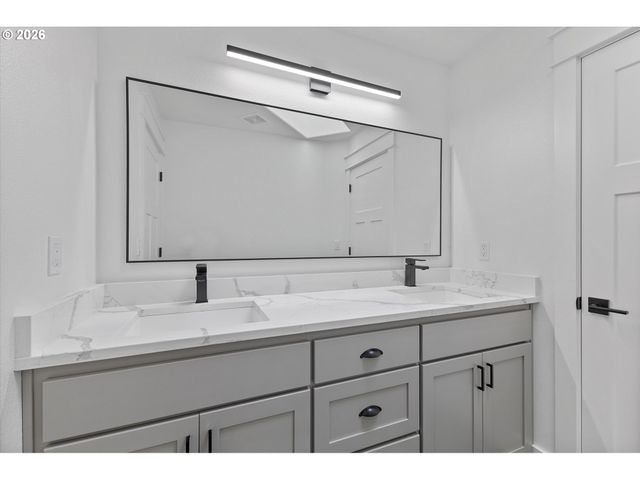 31373 Sw CHIA Loop, Wilsonville, OR 97070