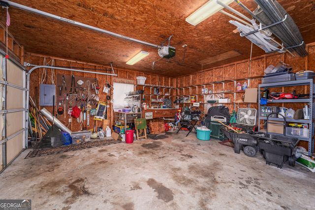 674 Forest Hills Drive, Douglas, GA 31535