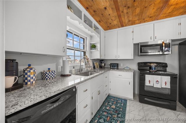 1752 Lee Johnson Drive, Dunn, NC 28334