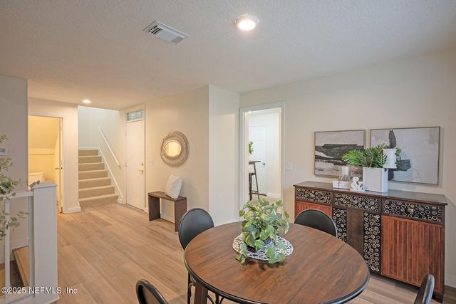 1901 WOOD HILL Place 1901, Jacksonville, FL 32256
