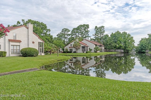 1901 WOOD HILL Place 1901, Jacksonville, FL 32256