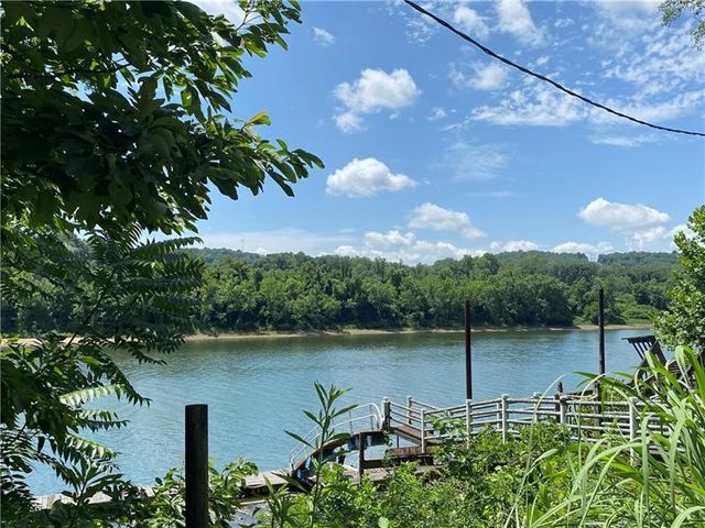 2092 John Street, Forward Twp, PA 15063