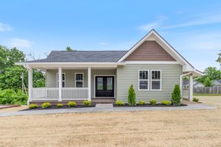 312 N Main St, Dickson, TN 37055