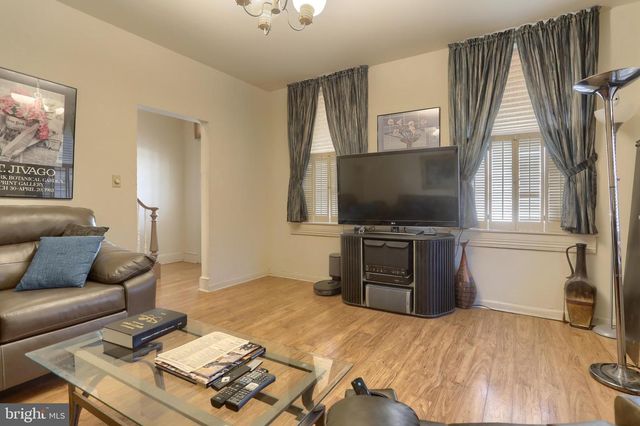 24 S 10TH ST, Lebanon, PA 17042