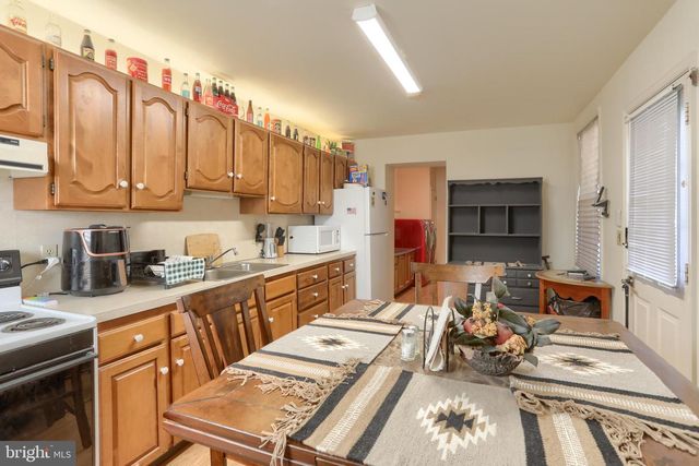 24 S 10TH ST, Lebanon, PA 17042