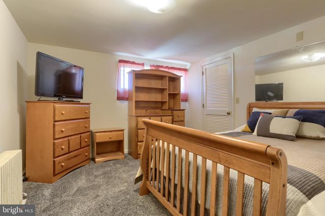 24 S 10TH ST, Lebanon, PA 17042